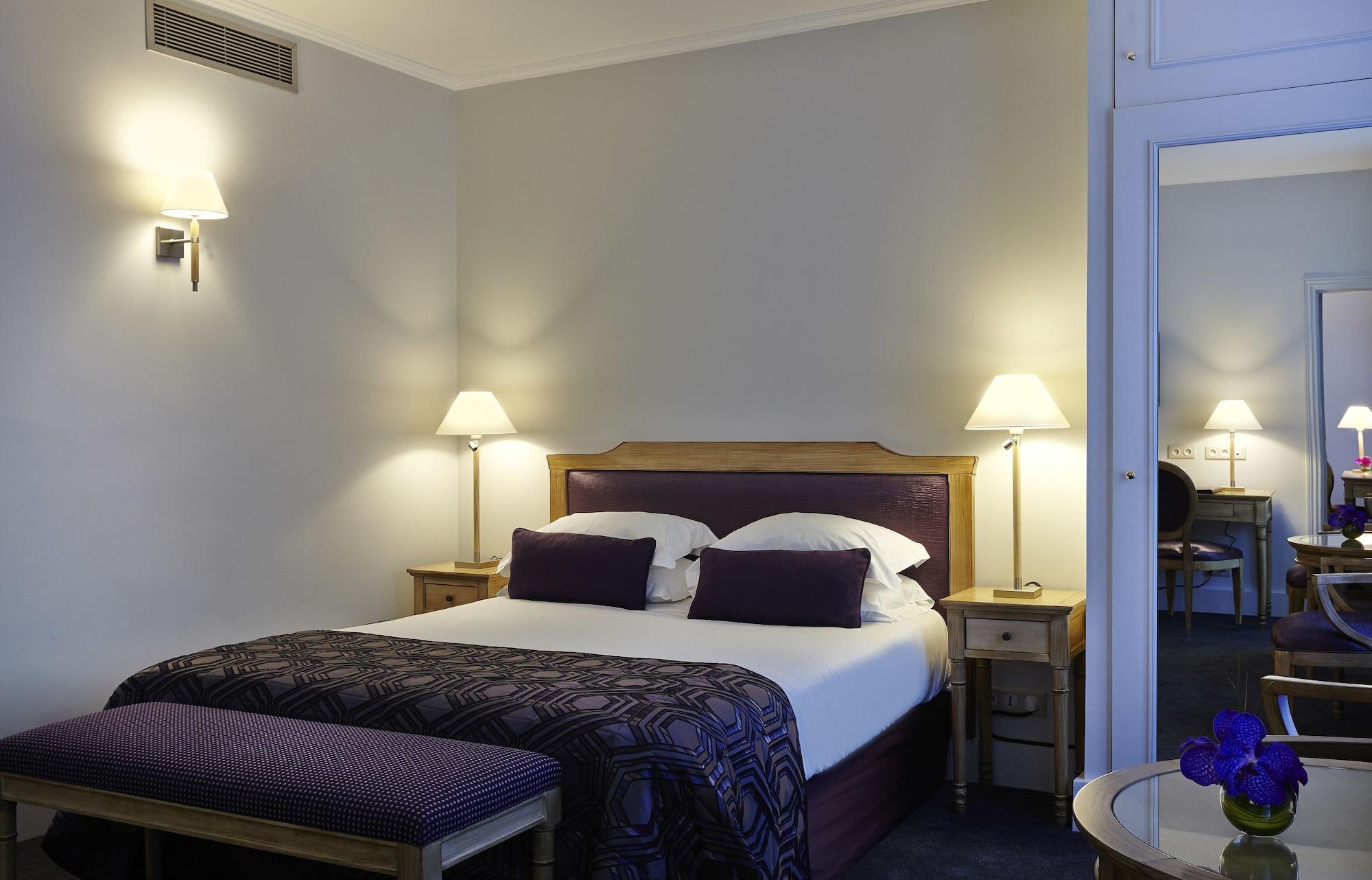 Royal Hotel Paris Champs Elysees Exterior foto