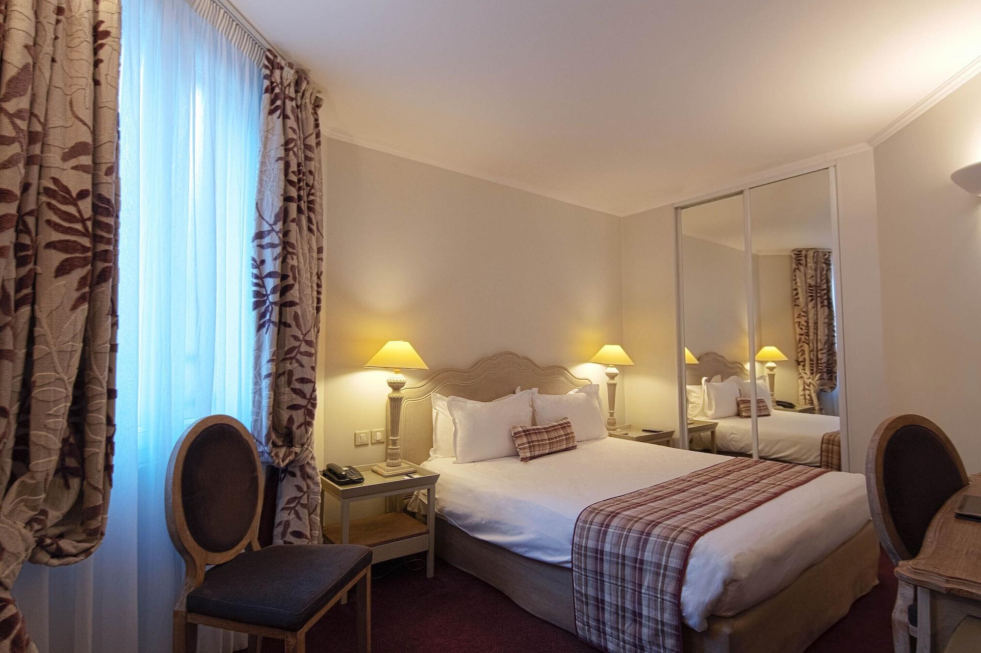 Royal Hotel Paris Champs Elysees Exterior foto