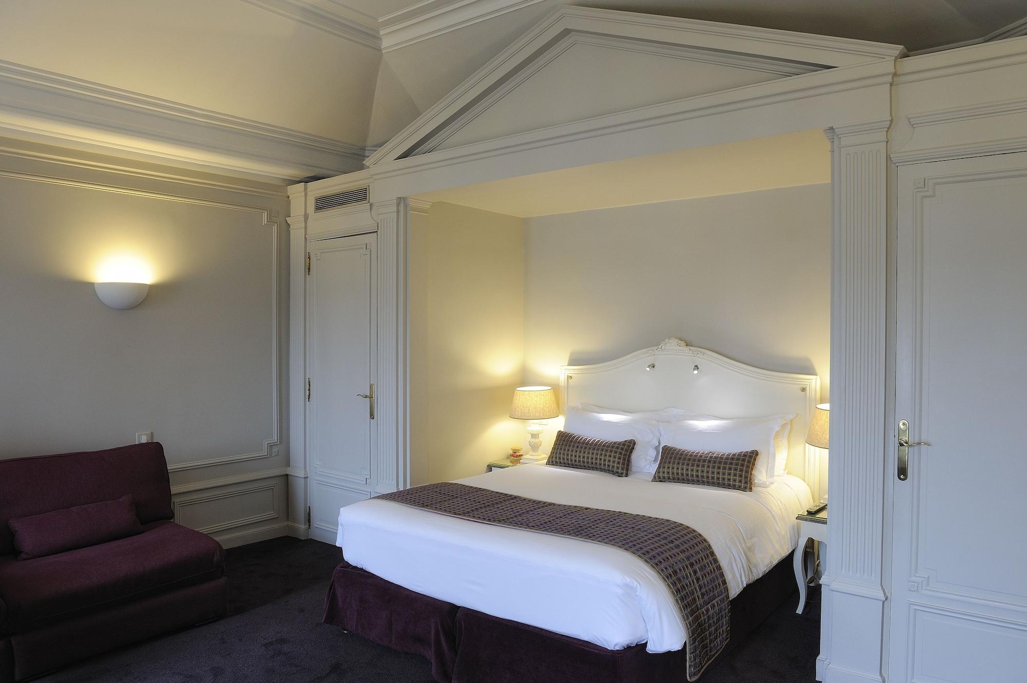 Royal Hotel Paris Champs Elysees Exterior foto