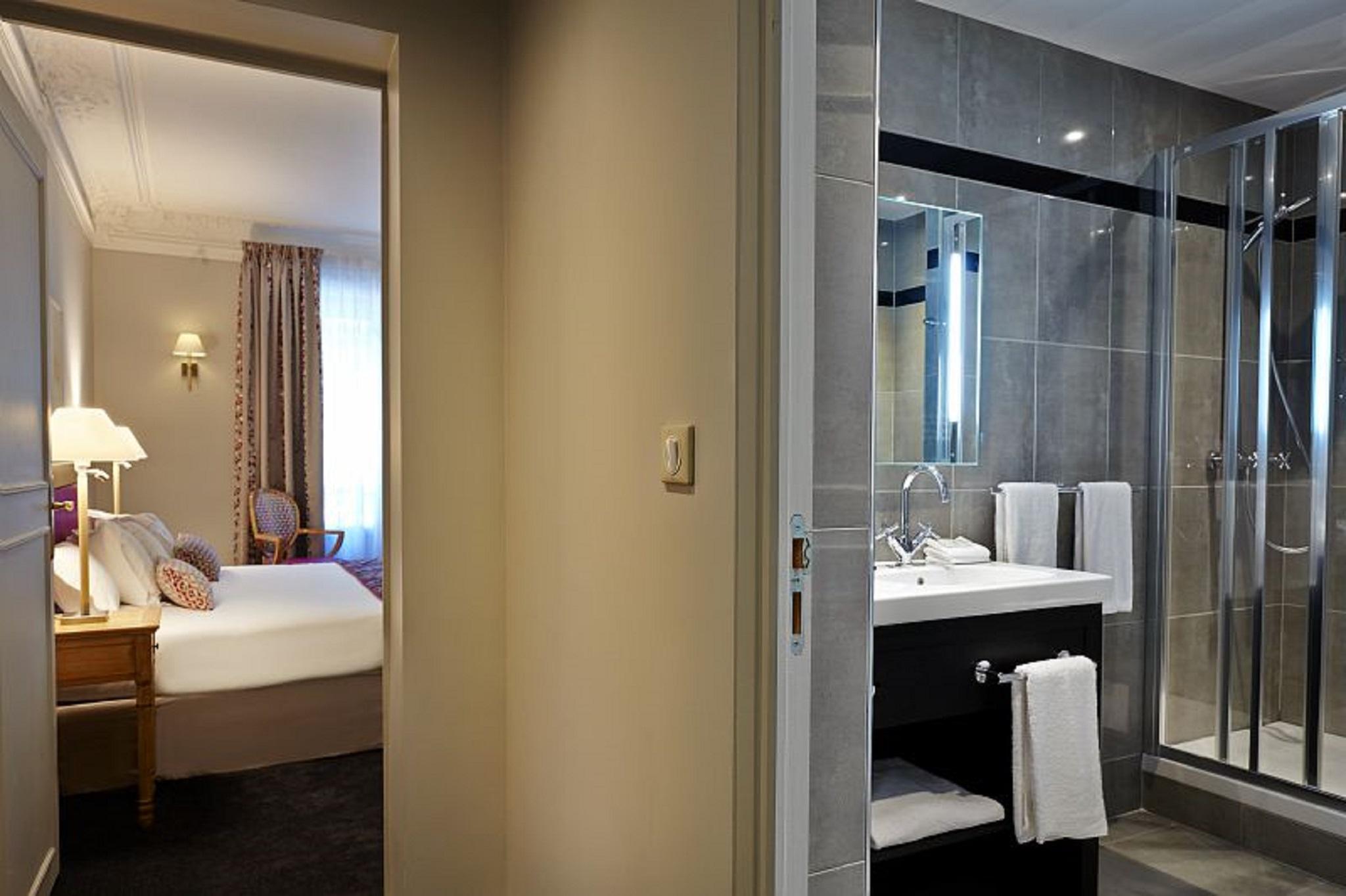 Royal Hotel Paris Champs Elysees Exterior foto