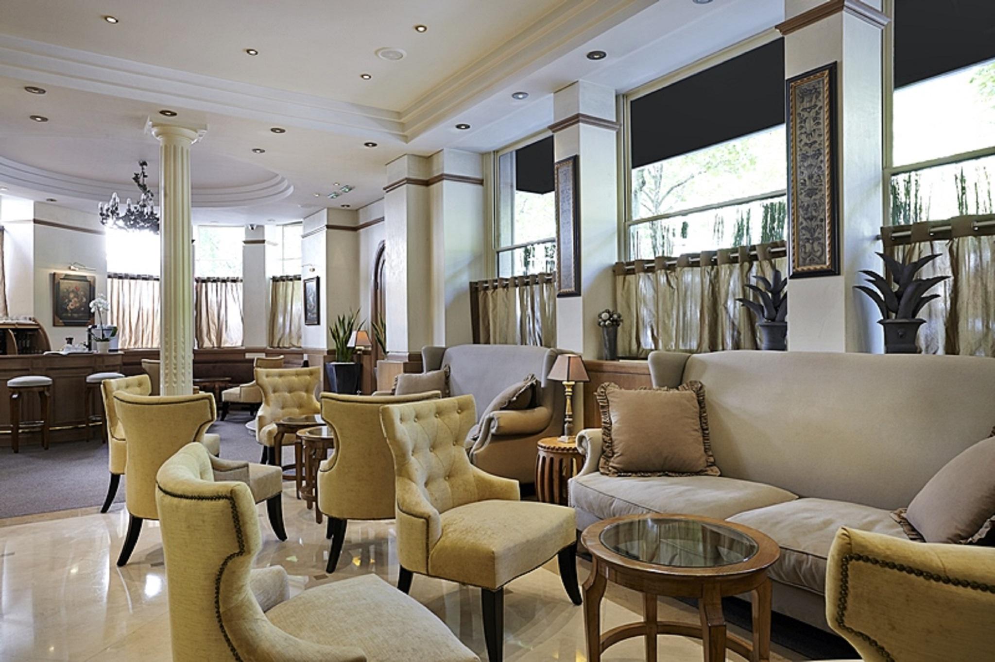 Royal Hotel Paris Champs Elysees Exterior foto