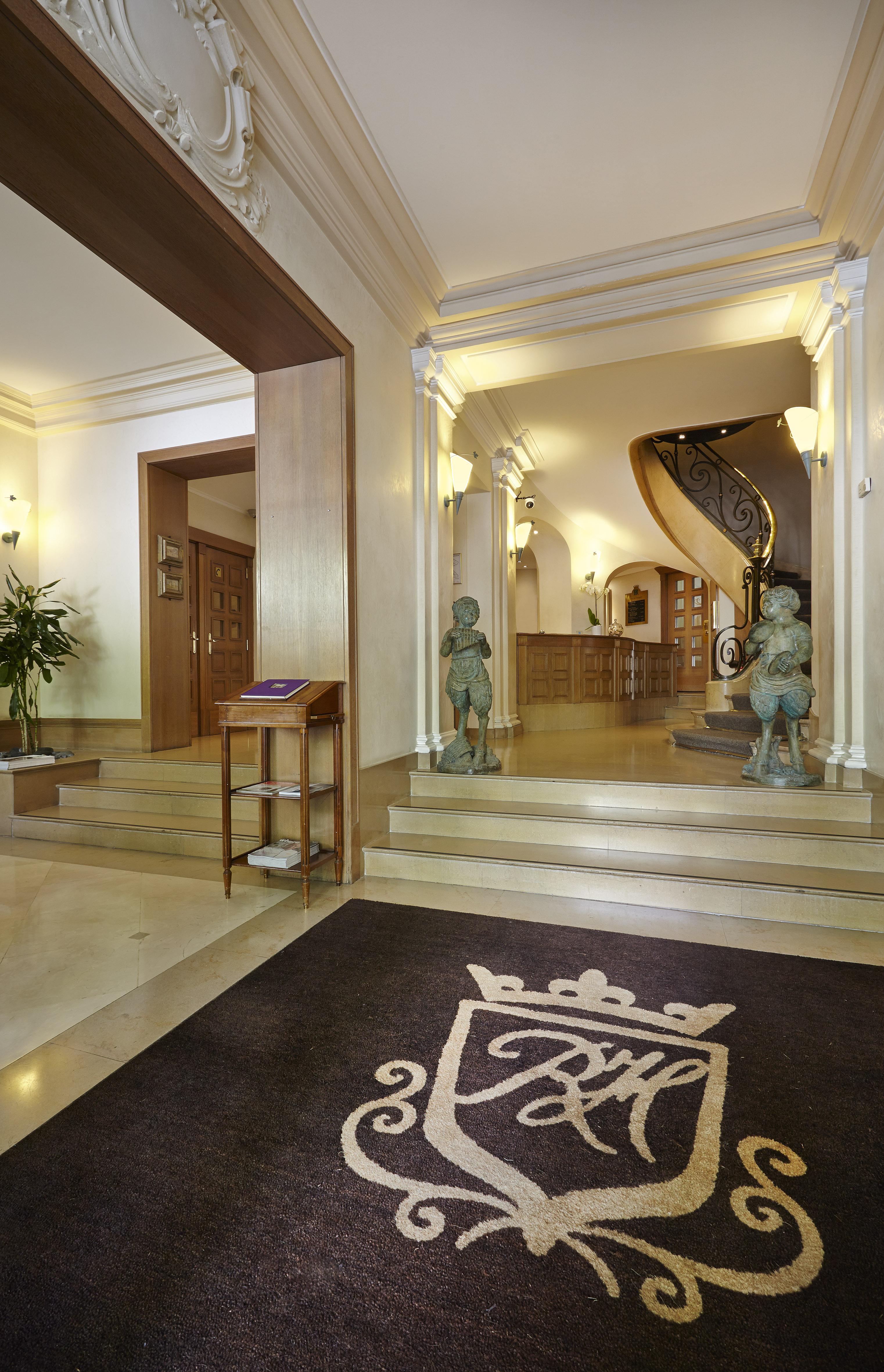 Royal Hotel Paris Champs Elysees Exterior foto