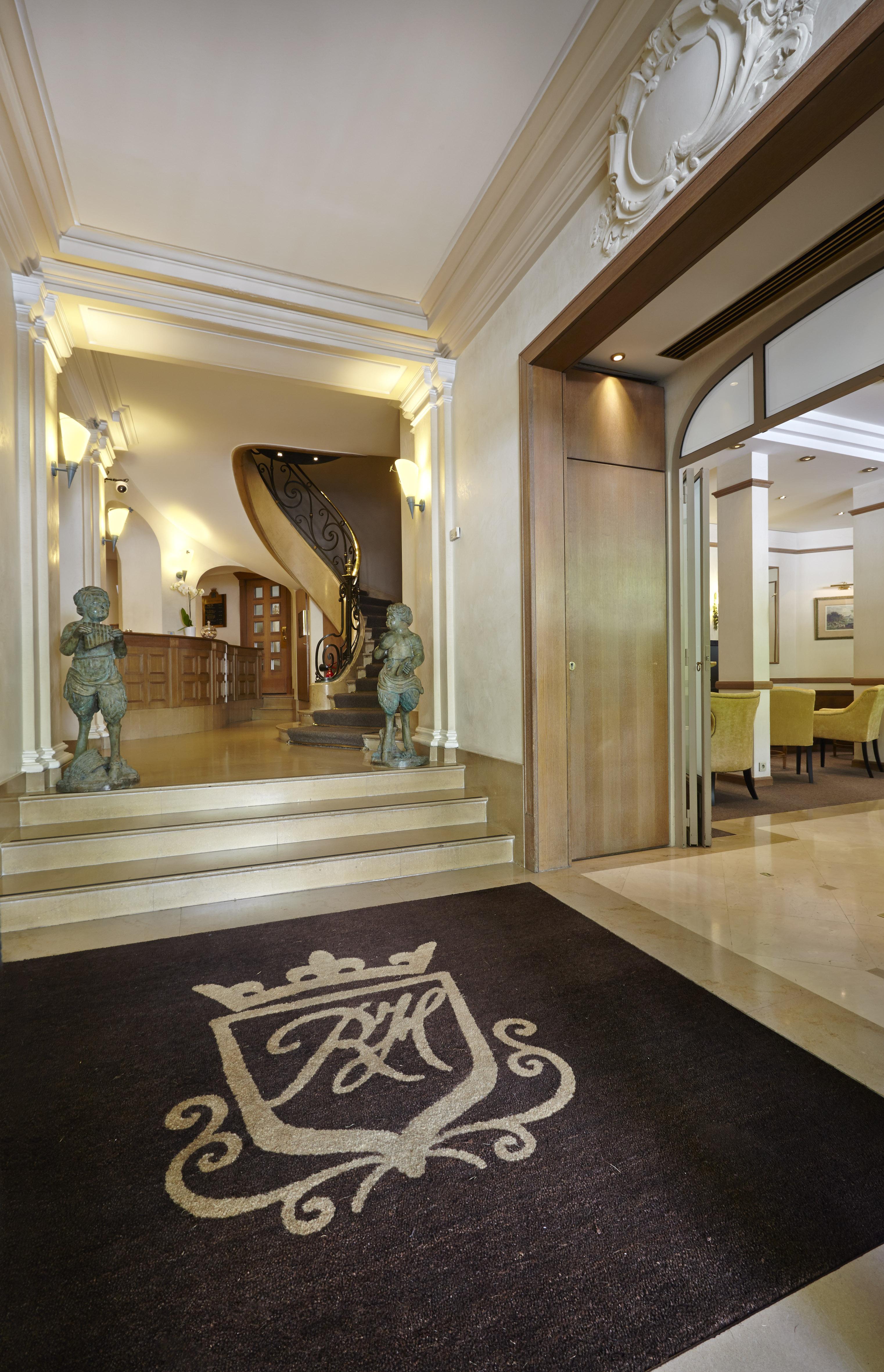Royal Hotel Paris Champs Elysees Exterior foto