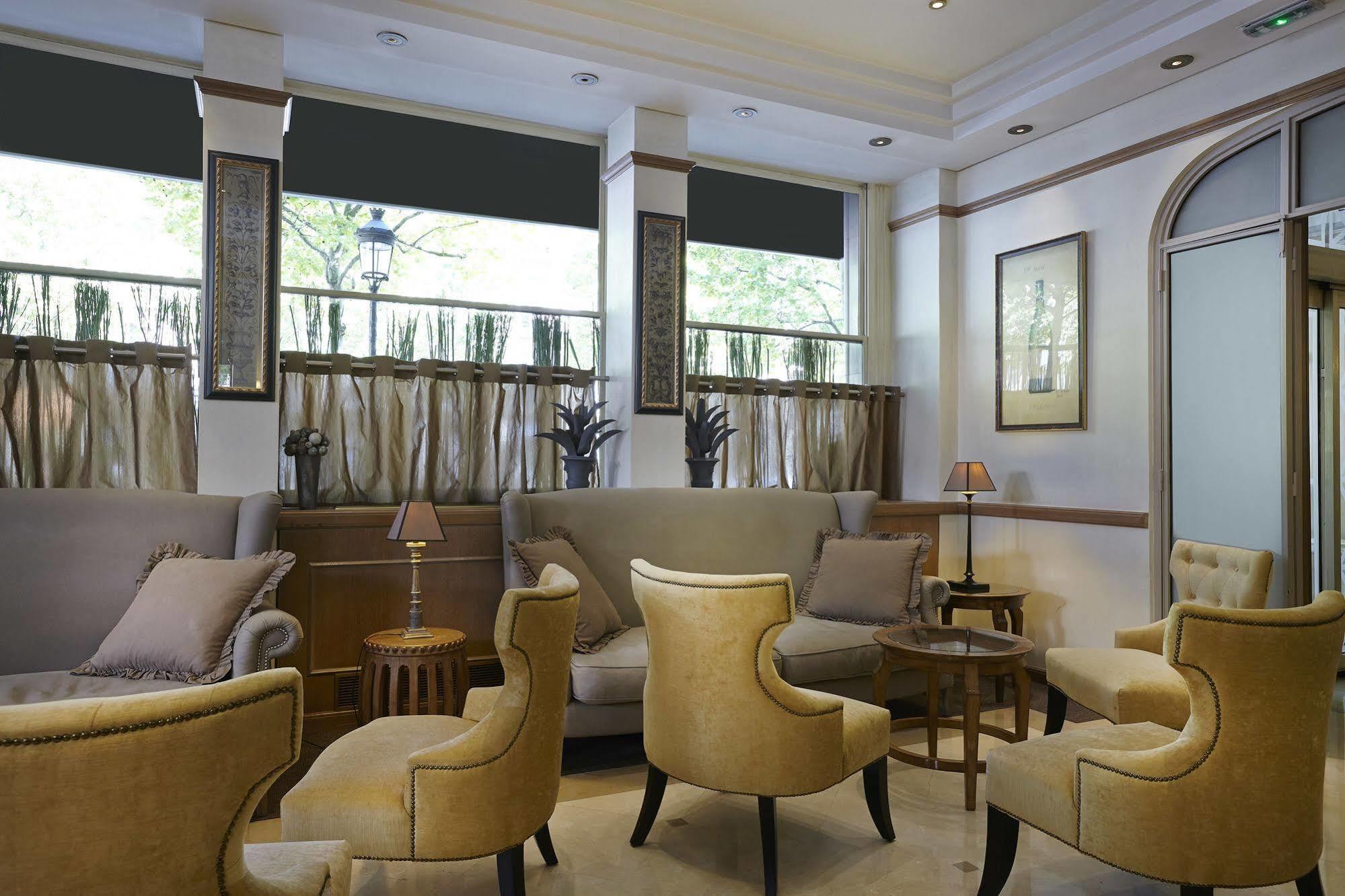 Royal Hotel Paris Champs Elysees Exterior foto