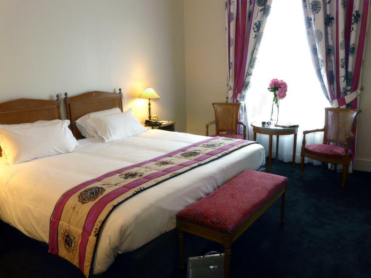 Royal Hotel Paris Champs Elysees Quarto foto