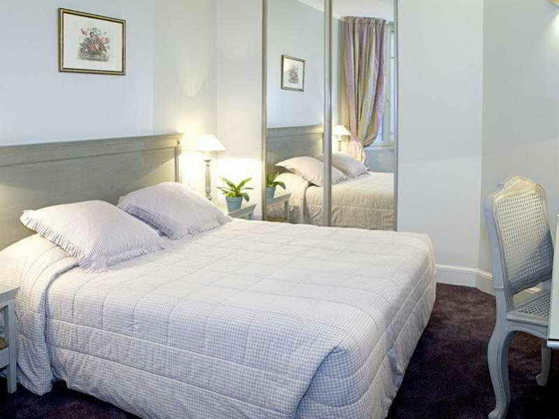 Royal Hotel Paris Champs Elysees Exterior foto